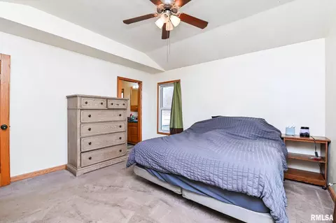 Bedroom - 8810 S Mapleton Rd, Mapleton, IL 61547 photo 6 of 13