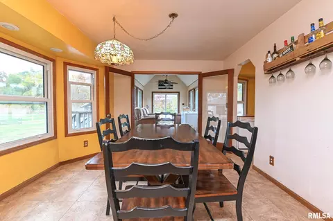 Dining - 8810 S Mapleton Rd, Mapleton, IL 61547 photo 1 of 6