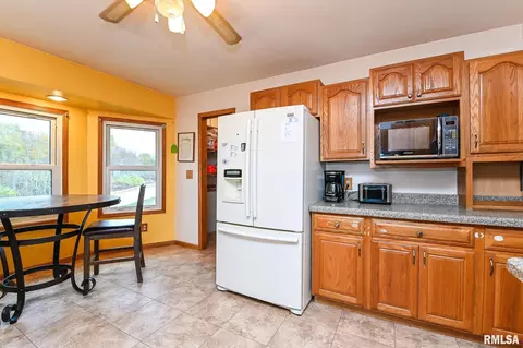 Kitchen - 8810 S Mapleton Rd, Mapleton, IL 61547 photo 3 of 3