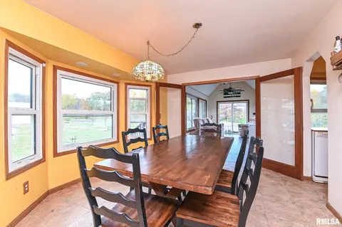 Dining - 8810 S Mapleton Rd, Mapleton, IL 61547 photo 2 of 6