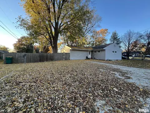 101 Barsi Blvd, Macomb, IL 61455 photo 4