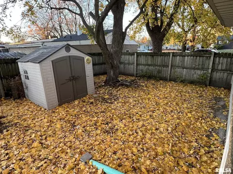 101 Barsi Blvd, Macomb, IL 61455 photo 6