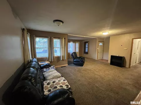 101 Barsi Blvd, Macomb, IL 61455 photo 7