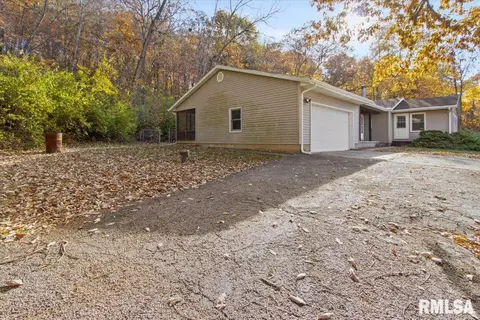 Exterior - 678 Banta Rd, Lowpoint, IL 61545 photo 6 of 9