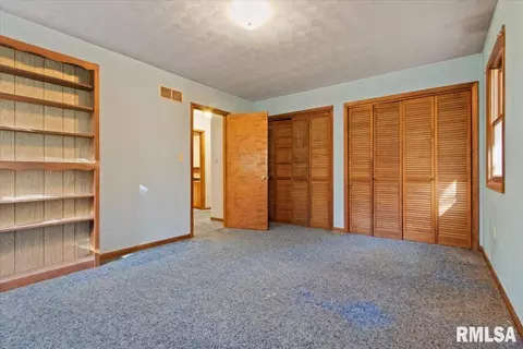 Bedroom - 678 Banta Rd, Lowpoint, IL 61545 photo 2 of 3