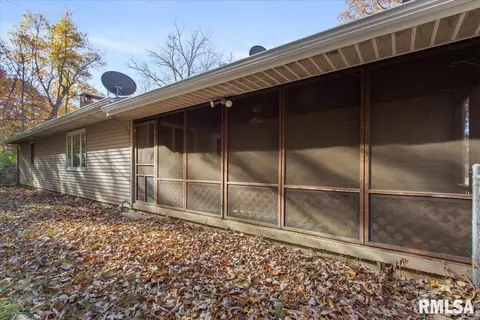 Exterior - 678 Banta Rd, Lowpoint, IL 61545 photo 8 of 9