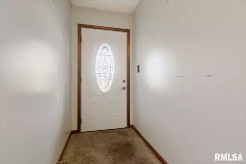Entry Way - 678 Banta Rd, Lowpoint, IL 61545 photo 1 of 4