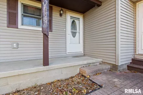 Exterior - 678 Banta Rd, Lowpoint, IL 61545 photo 4 of 9