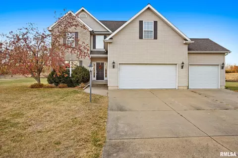 13921 N River Crest Dr, Chillicothe, IL 61523