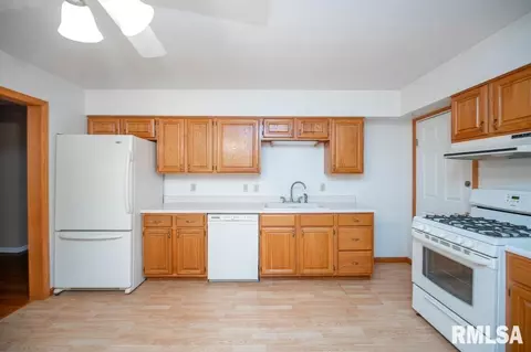 2447 Centennial Dr, Washington, IL 61571 photo 18