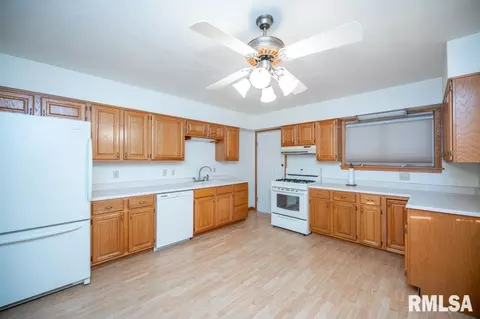 2447 Centennial Dr, Washington, IL 61571 photo 17