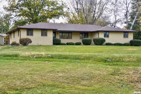 113 Valentine Pl, Colchester, IL 62326