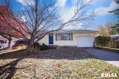 1806 State St, Pekin, IL 61554