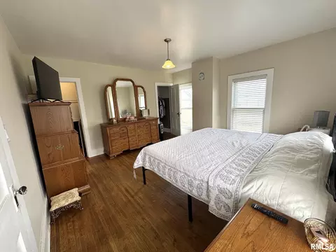 Bedroom - 1392 54th Ave, Avon, IL 61415 photo 3 of 5