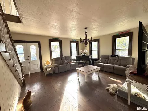 Living - 1392 54th Ave, Avon, IL 61415 photo 2 of 2