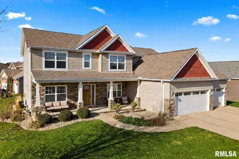 1700 Kensington Dr, Washington, IL 61571