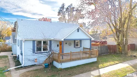 1401 S 6th St, Pekin, IL 61554