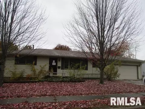 2001 Westgate Dr, Pekin, IL 61554