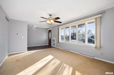 947 E Marshall St, Morton, IL 61550 photo 7