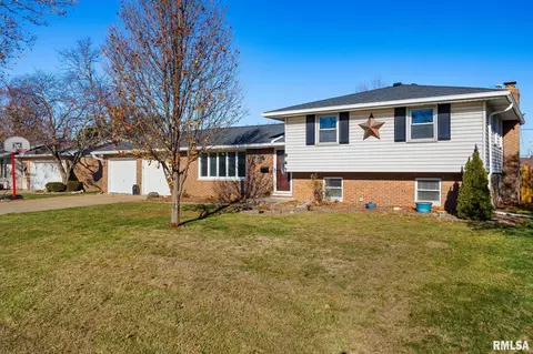 947 E Marshall St, Morton, IL 61550 photo 2
