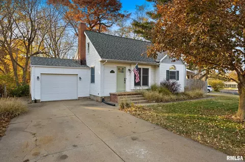 309 Timber Ln, East Peoria, IL 61611
