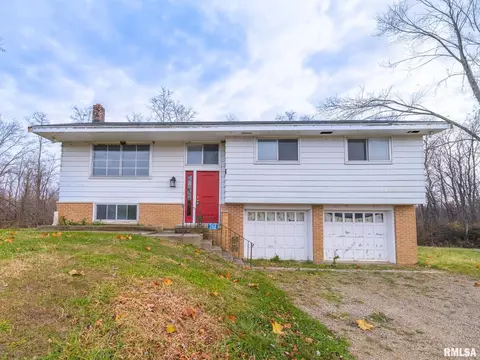 288 State Route 89 Rd, Washburn, IL 61570