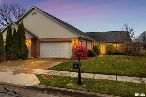 108 Barrington Pl, Morton, IL 61550