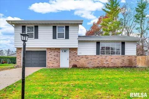 303 S Hollybrook Dr, Chillicothe, IL 61523