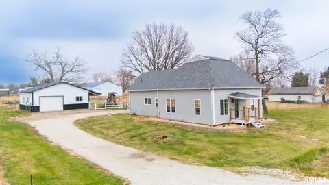 15409 W Glasford-canton Rd, Glasford, IL 61533