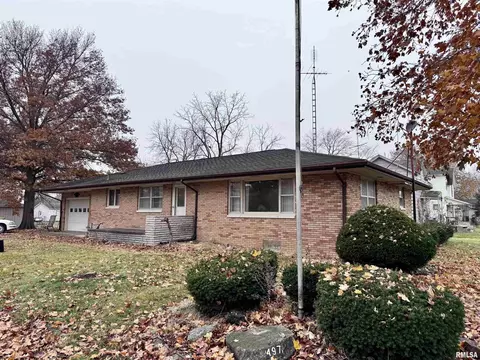 497 Walnut St, Bushnell, IL 61422