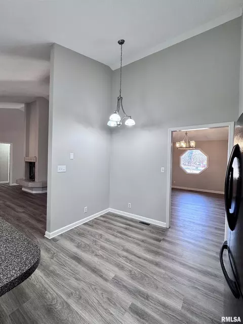 815 E Franklin St, Macomb, IL 61455 photo 20