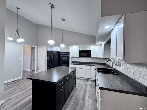 815 E Franklin St, Macomb, IL 61455 photo 14