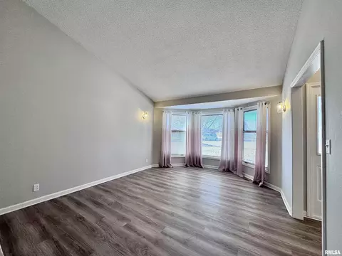 815 E Franklin St, Macomb, IL 61455 photo 6