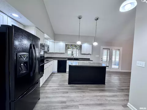 815 E Franklin St, Macomb, IL 61455 photo 15