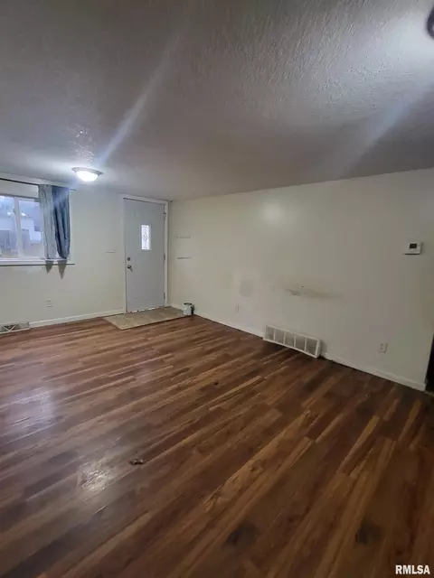 Living - 722 Monroe St, Kewanee, IL 61443 photo 1 of 1