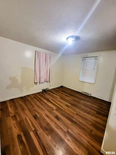 Bedroom - 722 Monroe St, Kewanee, IL 61443 photo 1 of 1