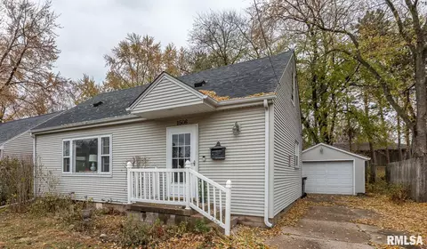 1508 N 14th St, Pekin, IL 61554