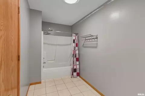 Bath - 1218 Joseph St, Macomb, IL 61455 photo 3 of 5