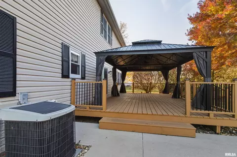 Exterior - 1218 Joseph St, Macomb, IL 61455 photo 4 of 5