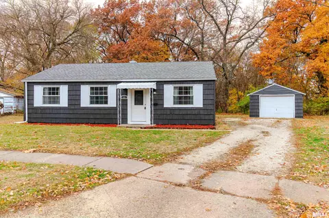 101 Fulton Rd, Marquette Heights, IL 61554