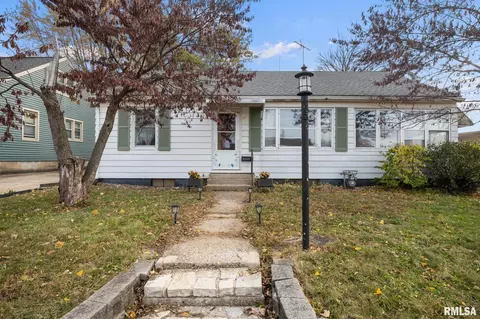 1008 Irene St, Pekin, IL 61554