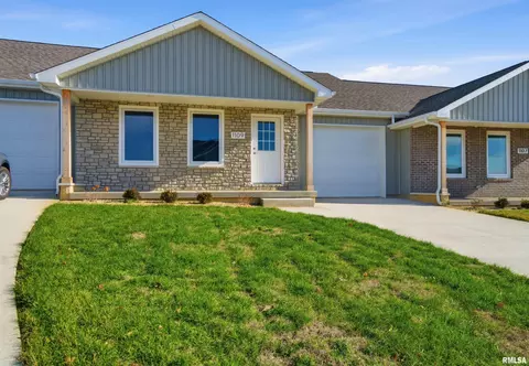 1109 Lawson St, Washington, IL 61571