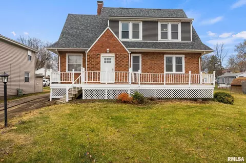 428 Roberts St, Creve Coeur, IL 61610