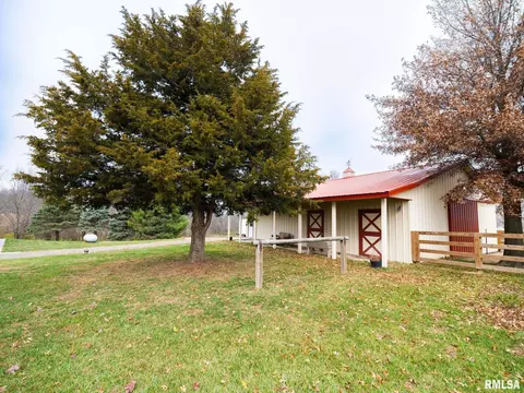Exterior - 6065 Locust Rd, Delavan, IL 61734 photo 4 of 7