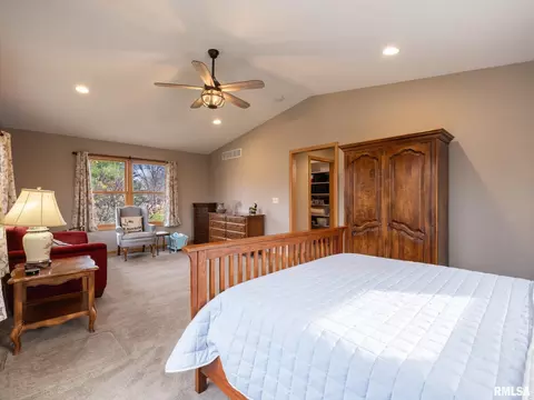 Bedroom - 6065 Locust Rd, Delavan, IL 61734 photo 4 of 8