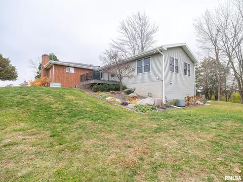 Exterior - 6065 Locust Rd, Delavan, IL 61734 photo 5 of 7