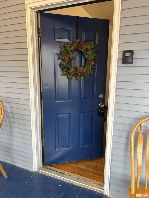 Entry Way - 209 N Ward St, Macomb, IL 61455 photo 1 of 1