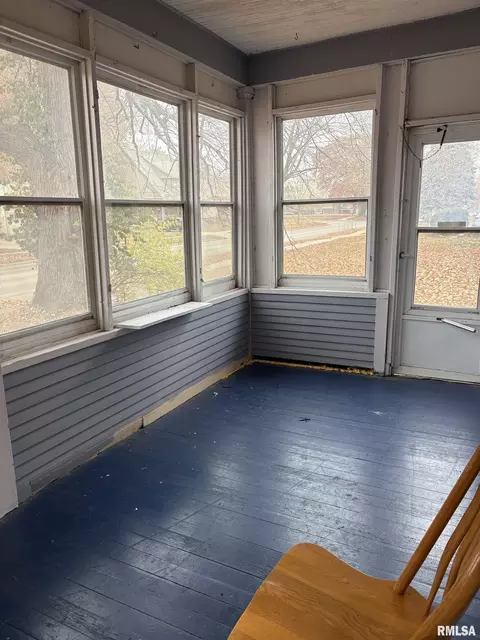 Exterior - 209 N Ward St, Macomb, IL 61455 photo 2 of 5