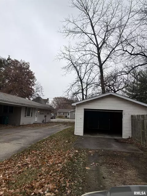 Exterior - 209 N Ward St, Macomb, IL 61455 photo 5 of 5