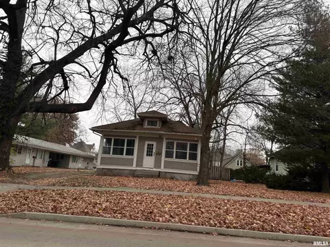 209 N Ward St, Macomb, IL 61455